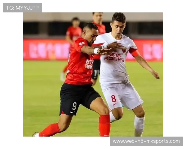 上港金靴本月转会确认，老将转会引球迷热议